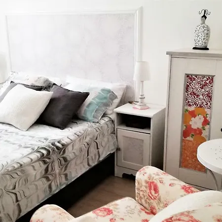 Aialmar Apartment *