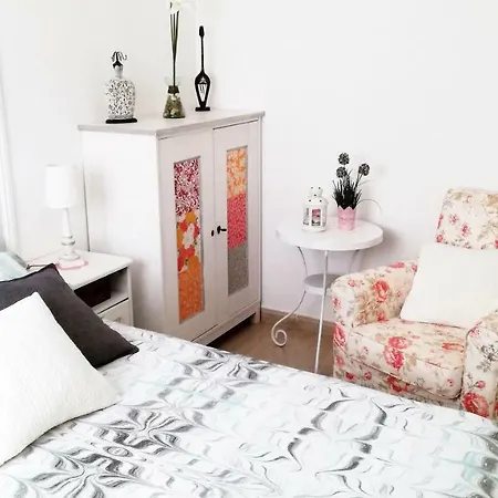 Apartment Aialmar
