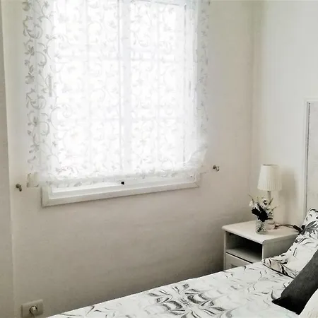 Apartment Aialmar *